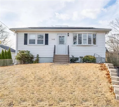 142 Stevens St, East Haven, CT 06512
