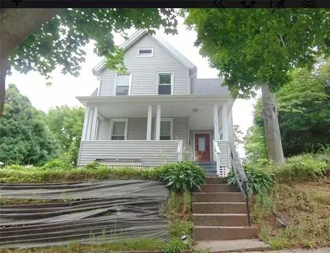 27 Pearl St, Meriden, CT 06450