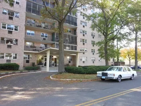 25 Cartright St #1H, Bridgeport, CT 06604