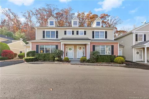 26 Hawthorne Ridge Cir #26, Trumbull, CT 06611