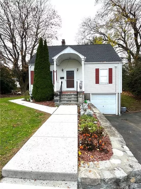 4 Liberty Ave, Danbury, CT 06810
