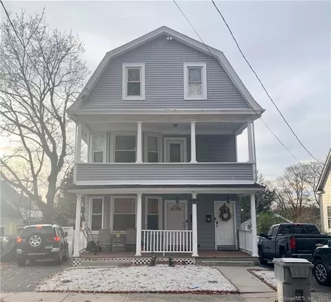119-121 Oakland St, Bristol, CT 06010