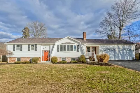 4 Diamond Dr, Enfield, CT 06082