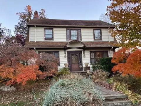 9 Rusling Pl, Bridgeport, CT 06604