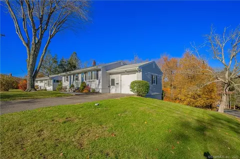 6 Grandview Ave, Watertown, CT 06795