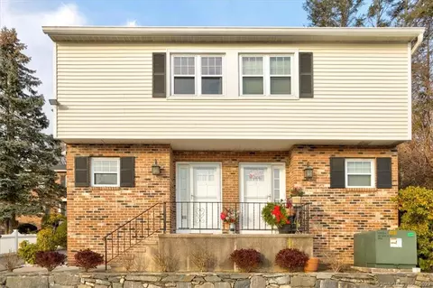 19 Colonial Rd #12, Stamford, CT 06906