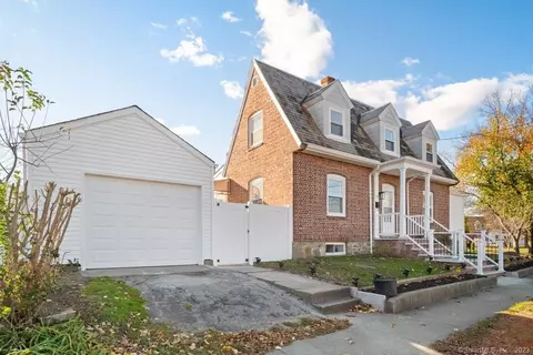 377 Grasmere Ave, Fairfield, CT 06824