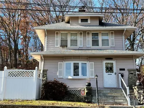 12 Rosewood Ave, Waterbury, CT 06706