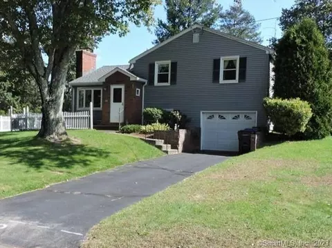 61 Farmstead Dr, South Windsor, CT 06074