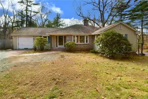 23 Bolton Center Rd, Bolton, CT 06043