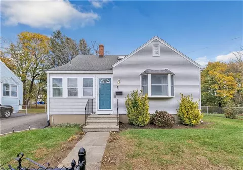 71 Reeds Ln, Stratford, CT 06614