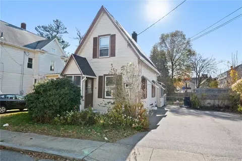 78 Blydenburg Ave, New London, CT 06320