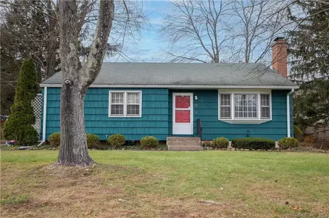 14 Colonial Dr, Simsbury, CT 06089