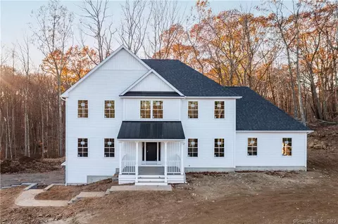 1 Ridge Valley Rd, Newtown, CT 06470