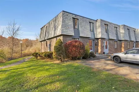 130 Trolley Crossing Ln #130, Middletown, CT 06457