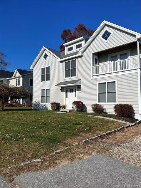 13 Blue Heron Rd, East Lyme, CT 06357