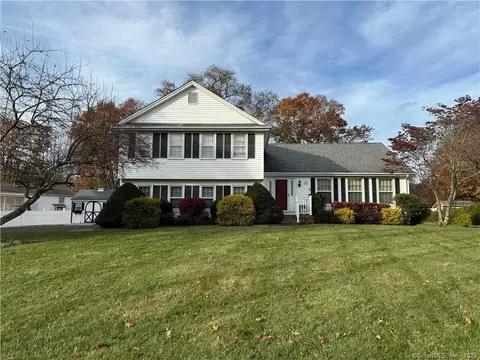 33 Squires Dr, Southington, CT 06489