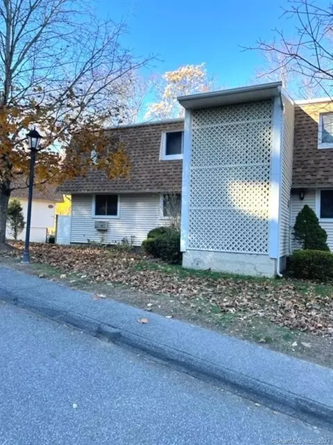 83 Chestnut St #H, Bethel, CT 06801