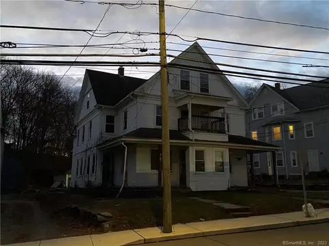 88 Woodstock Ave, Putnam, CT 06260