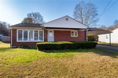 61 Mckenna Ave, Griswold, CT 06351