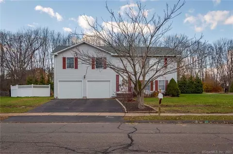 9 Southwood Ln, East Hartford, CT 06108