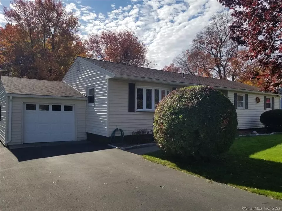 24 Chicory Dr, Wolcott, CT 06716 33 Photos Movoto