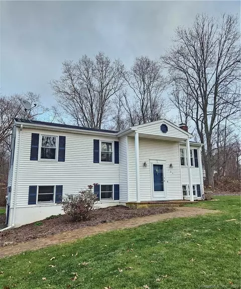 124 Yantic Ln, Norwich, CT 06360