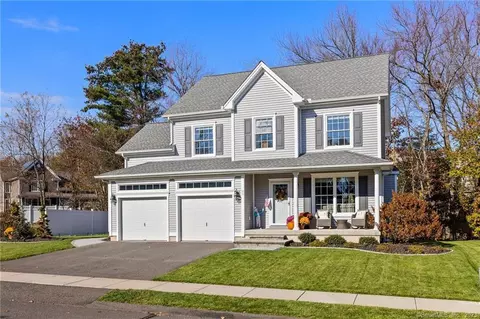 29 Great Plain Dr #29, Plainville, CT 06062