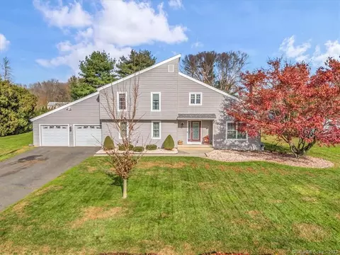 3 Warner Ct, Cromwell, CT 06416