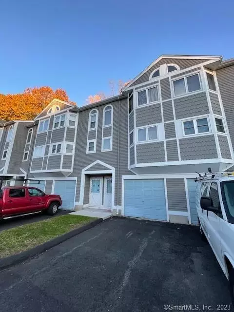 1655 N Colony Rd #11, Meriden, CT 06450