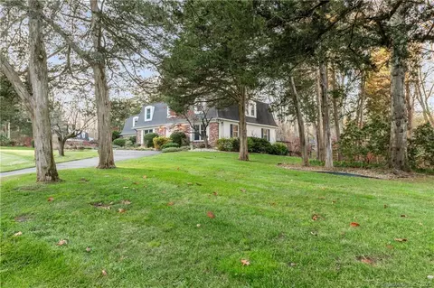 156 Nob Hill Rd, Cheshire, CT 06410