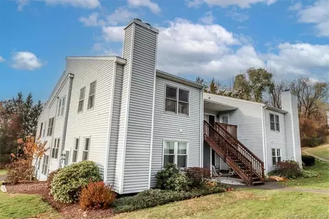 74 Valley Dr #74, New Milford, CT 06776