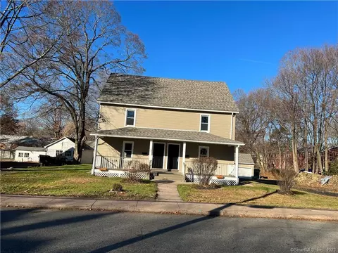137 Oak St, Manchester, CT 06040