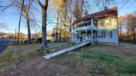 6 Greenwood Ave, Bloomfield, CT 06002