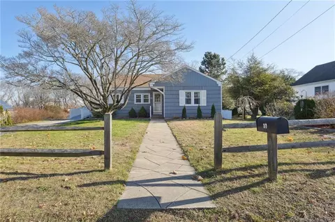 37 Hillside Ave, Groton, CT 06340