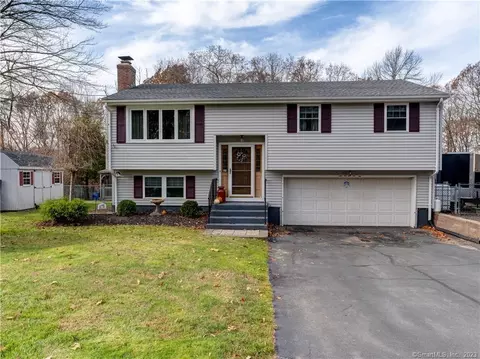 8 Arrow Dr, Plymouth, CT 06786