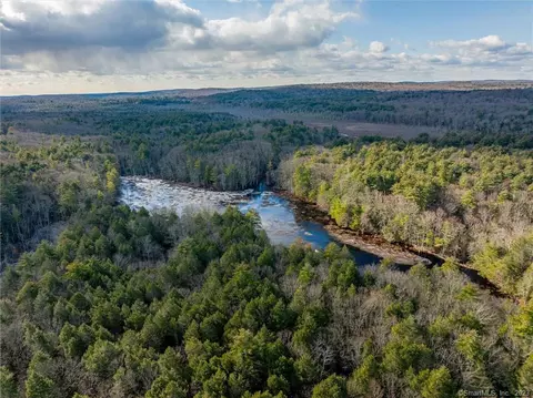 Undisclosed, Woodstock, CT 06281