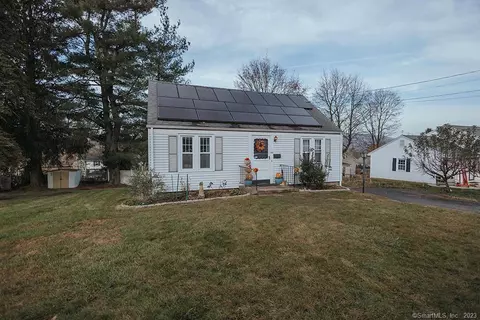 25 Fairmount Ave, Meriden, CT 06450