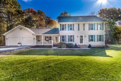 58 Hi Lea Farm Rd, Colchester, CT 06415