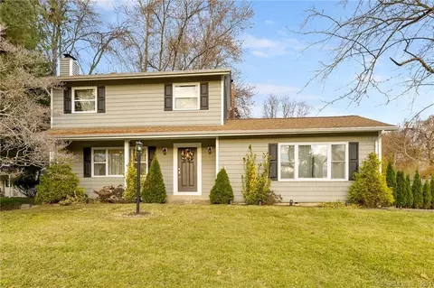 3 Jackson Dr, Danbury, CT 06811