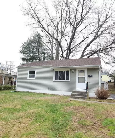83 Great Plain Rd, Norwich, CT 06360