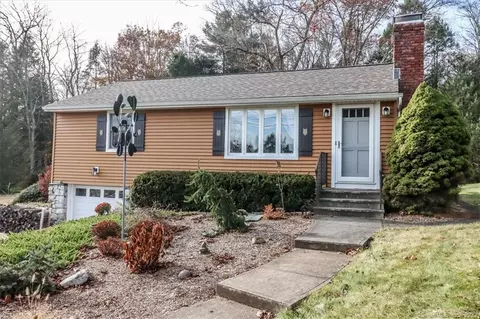13 Sunnyview Ter, Newtown, CT 06482