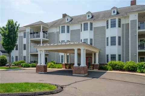 25 Cassandra Blvd #104, West Hartford, CT 06107