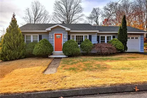 15 Prospect St, Seymour, CT 06483