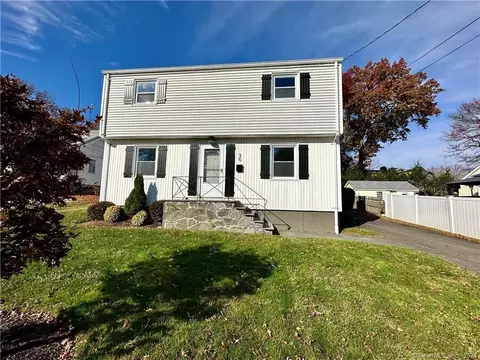 30 Broadmere Rd, Stratford, CT 06614