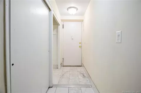 91 Strawberry Hill Ave #328, Stamford, CT 06902