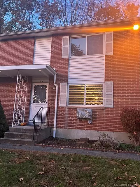 273 Queen St #12C, Southington, CT 06489