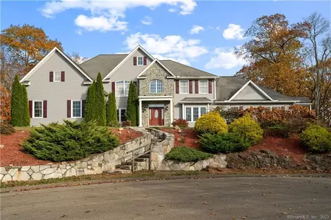 3 Lorraine Ln, Oxford, CT 06478