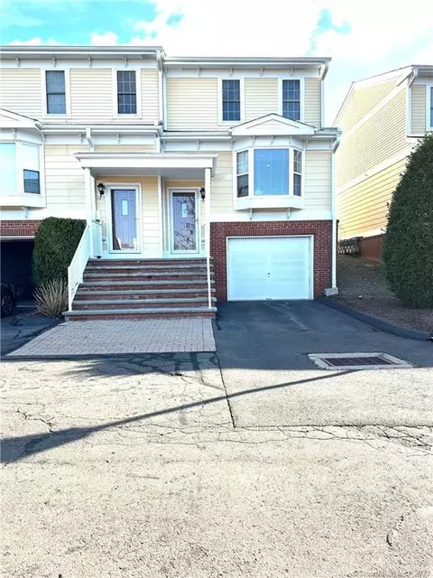 11 Saint John St #C7, North Haven, CT 06473
