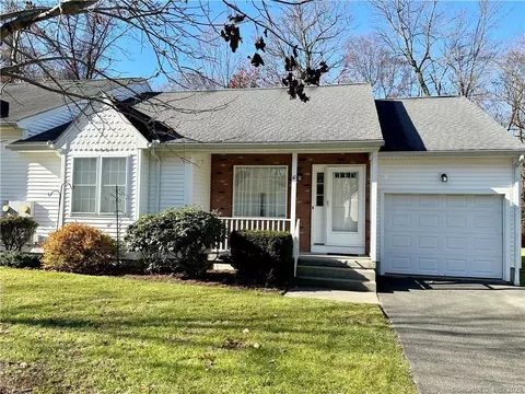 10 Glenbrook Dr #10, Windsor Locks, CT 06096